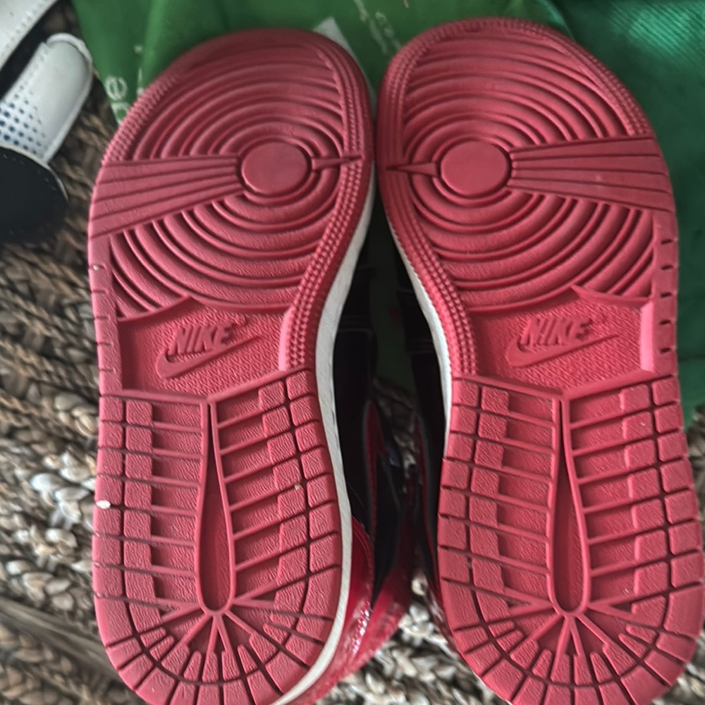 AIR JORDAN 1 RETRO HIGH OG 'PATENT BRED' SNEAKERS FOR MEN - Picture 5 of 6